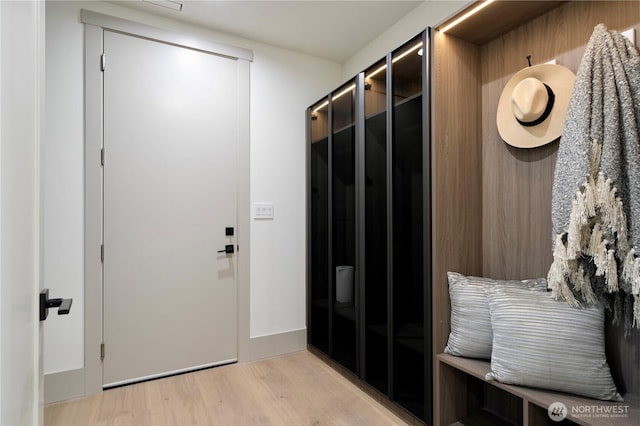 8456 SE 40th St, Mercer Island, WA 98040 - mudroom featuring light wood finished floors