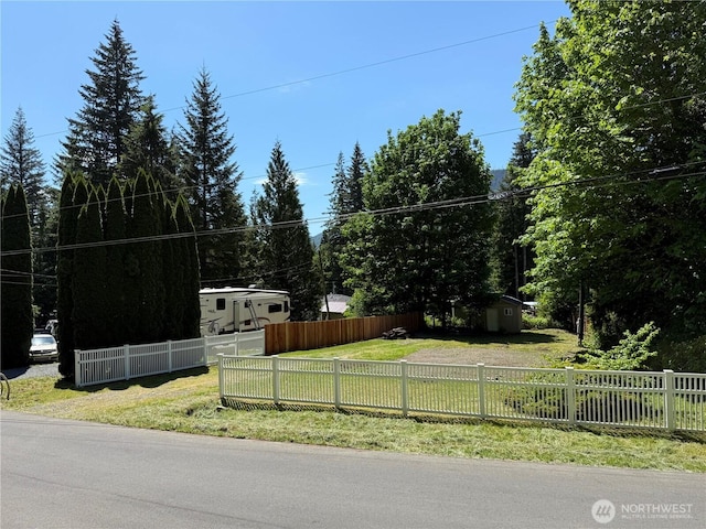 7945 Santa Fe Trl, Maple Falls, WA 98266