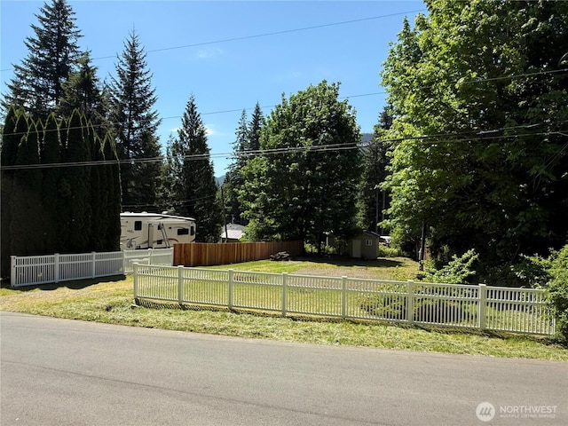 7945 Santa Fe Trl, Maple Falls, WA 98266