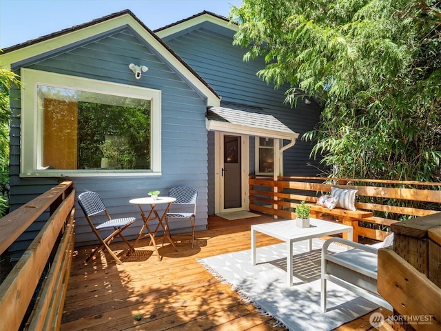 4828 38th Ave NE, Seattle, WA 98105 - view of wooden terrace