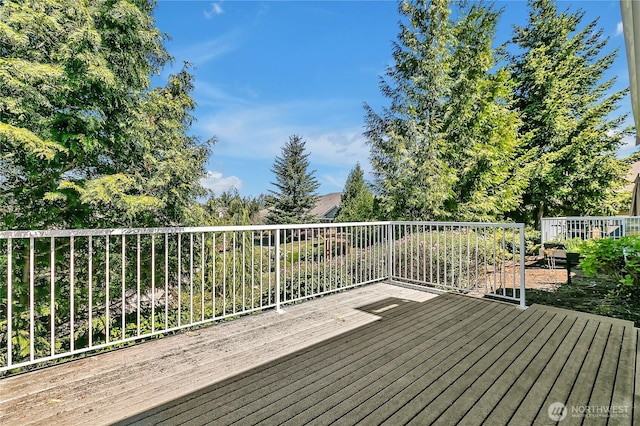 5909 Panorama Dr SE Unit 6-103, Auburn, WA 98092 - view of wooden terrace