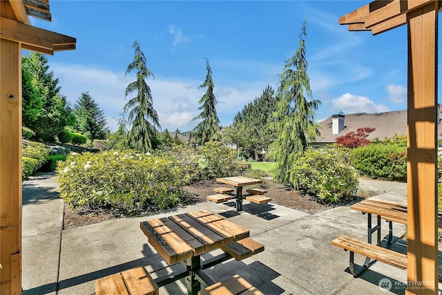 5909 Panorama Dr SE Unit 6-103, Auburn, WA 98092 - view of patio / terrace