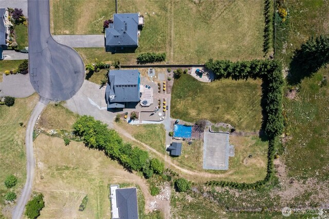 22306 137th Ave E, Graham, WA 98338 - aerial view of property and surrounding area featuring a pool