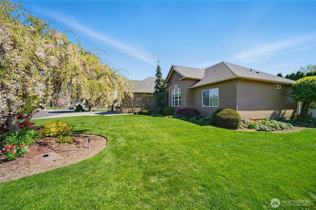 832 SE Vintage Way, College Place, WA 99324 - view of green lawn