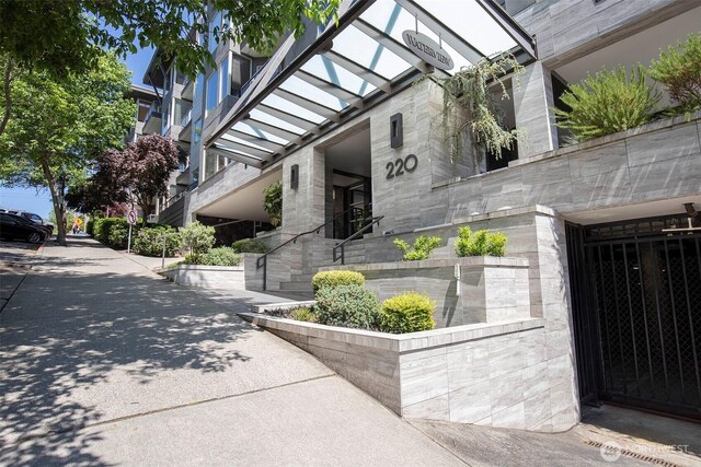 220 1st St Unit 409, Kirkland, WA 98033 - view of property's community with stairs