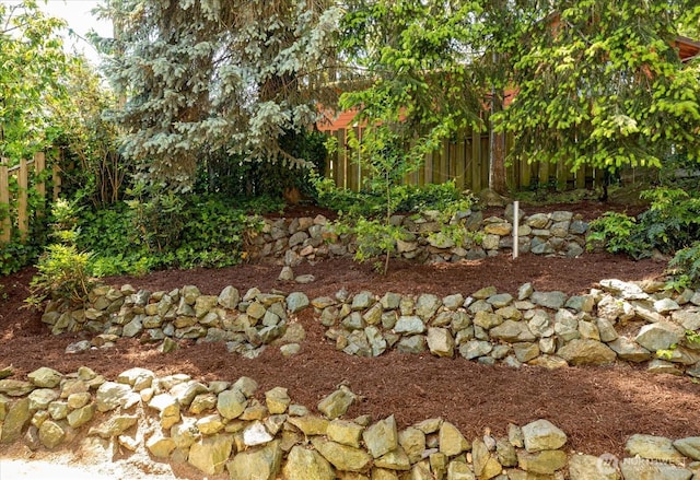 111 NW Columbia Dr Unit B7, Oak Harbor, WA 98277 - view of yard