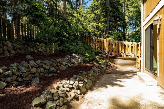 111 NW Columbia Dr Unit B7, Oak Harbor, WA 98277 - view of yard featuring a patio area