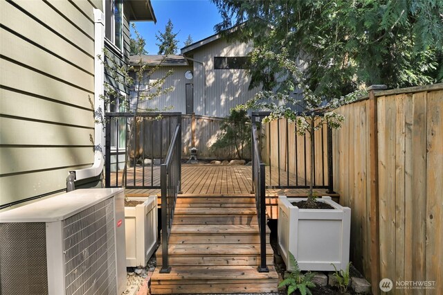 3222 107th Ave SE, Bellevue, WA 98004 - view of wooden deck