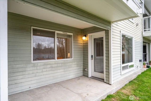 12307 NE 97th St Unit B, Kirkland, WA 98033 - view of exterior entry featuring a patio area