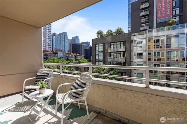 2600 2nd Ave Unit 504, Seattle, WA 98121 - balcony featuring a city view
