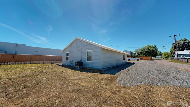 40 Utke Ln, Omak, WA 98841 - view of side of property with central air condition unit