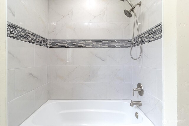 605 Holly St, Walla Walla, WA 99362 - bathroom featuring bathtub / shower combination