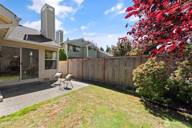 12731 102nd Ave NE, Kirkland, WA 98034 - view of yard featuring a patio area