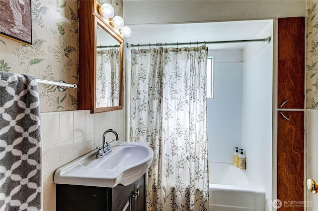 16672 Frontier St, Clallam Bay, WA 98326 - full bath with vanity and shower / bath combo