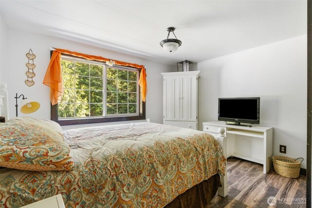 114 Black Bear Ln, Centralia, WA 98531 - bedroom with wood finished floors
