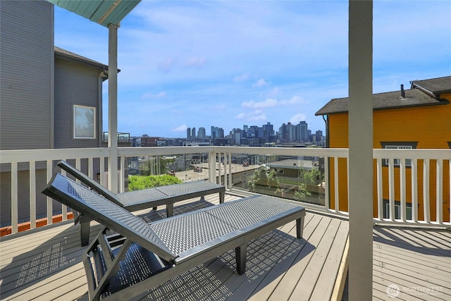 920 4th Ave N, Seattle, WA 98109 - balcony featuring a skyline view