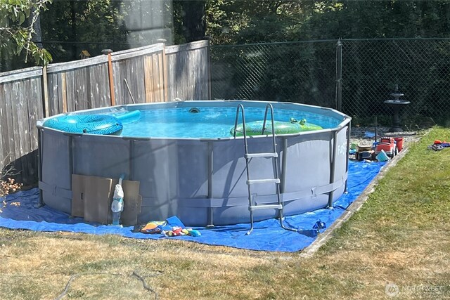 25161 13th Ave S, Des Moines, WA 98198 - view of swimming pool