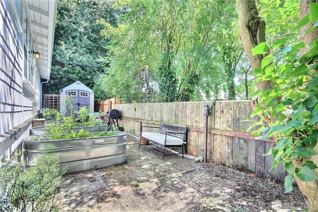 719 N 92nd St, Seattle, WA 98103 - view of fenced backyard
