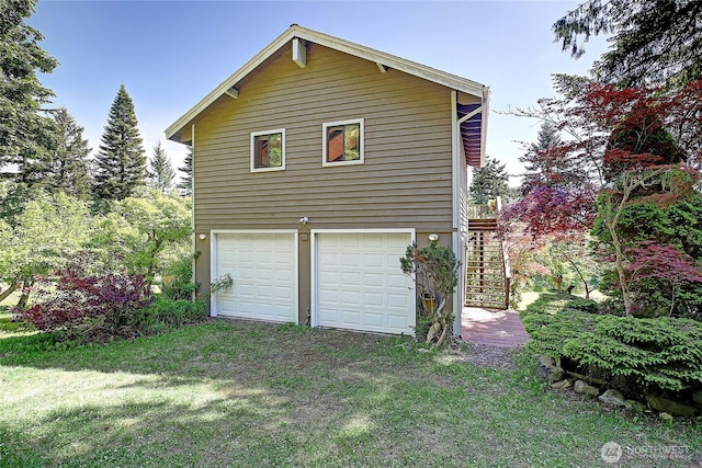881 Lawson Rd, Camano Island, WA 98282 - view of garage