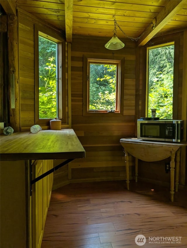 12508 Kellogg Lake Rd, Sultan, WA 98294 - sunroom / solarium with a sauna