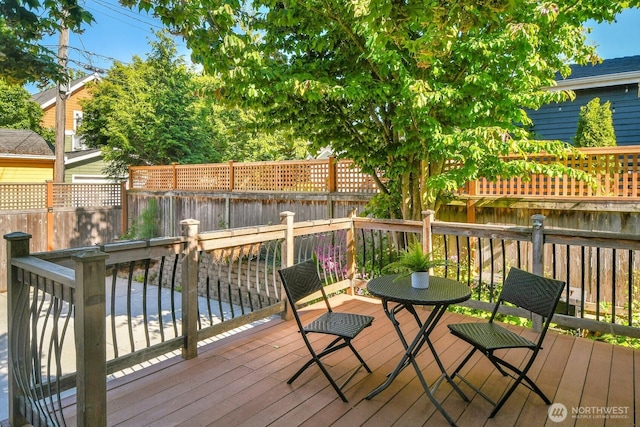 5521 34th Ave NE, Seattle, WA 98105 - deck with a fenced backyard