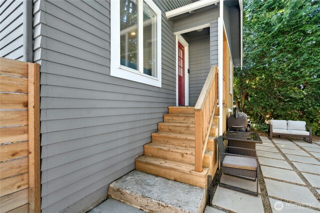 10056 Interlake Ave N, Seattle, WA 98133 - doorway to property with a patio area