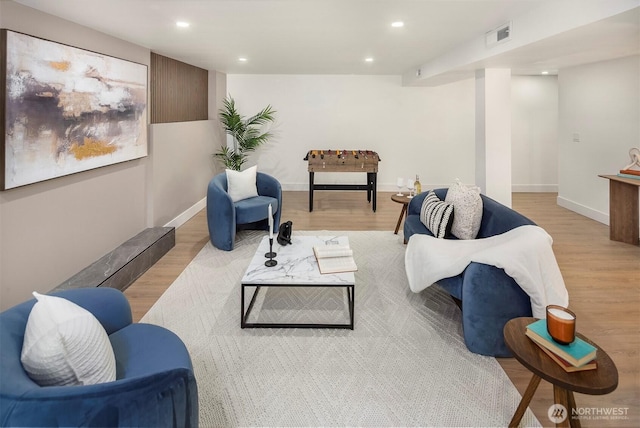6202 122nd Ave SE, Bellevue, WA 98006 - living area featuring wood finished floors and recessed lighting