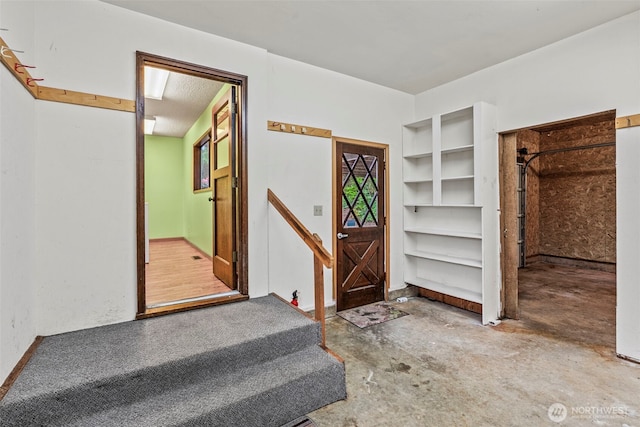 1086 W State Route 4, Skamokawa, WA 98647 - foyer entrance with concrete floors