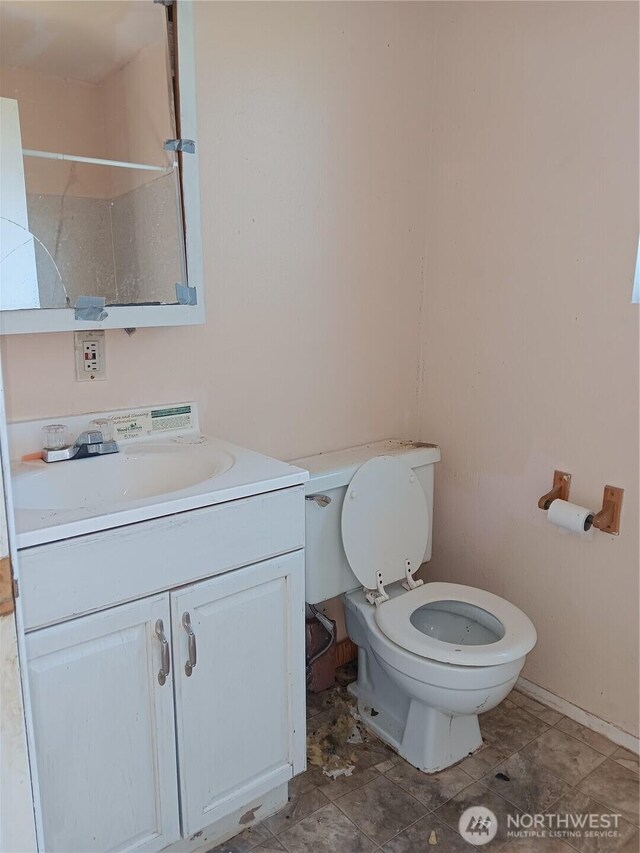 6002 S Mason Ave, Tacoma, WA 98409 - bathroom with vanity and toilet