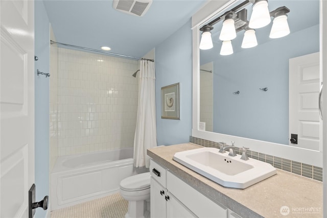 33 N Glen Ln, Pacific Beach, WA 98571 - full bath featuring toilet, vanity, shower / bath combo, tile patterned floors, and recessed lighting