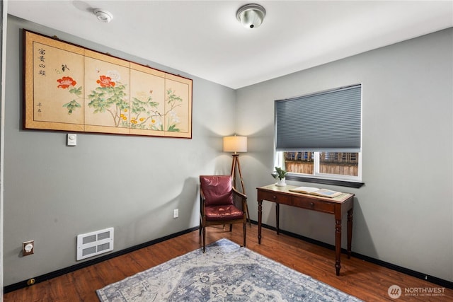3376 New Hope Cir, Bremerton, WA 98312 - sitting room featuring wood finished floors and baseboards