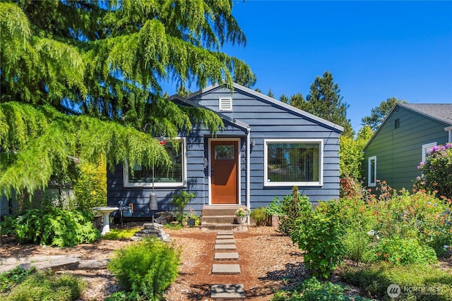 8414 9th Ave SW, Seattle, WA 98106 - bungalow-style house featuring entry steps