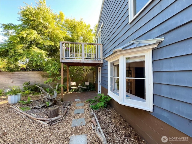 8414 9th Ave SW, Seattle, WA 98106 - view of yard with a patio area and a balcony