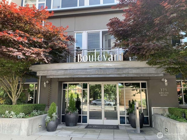 375 Kirkland Ave Unit 145, Kirkland, WA 98033 - property entrance with stucco siding