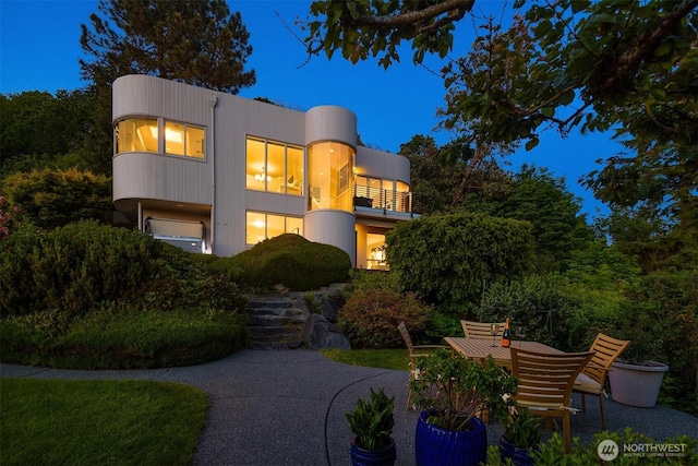 20434 10th Pl SW, Normandy Park, WA 98166 - art deco inspired home with a balcony