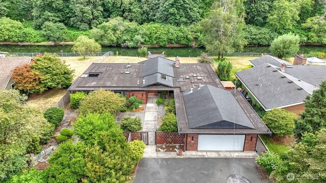 16 Riverview Dr NE, Auburn, WA 98002 - aerial view of property and surrounding area with a large body of water