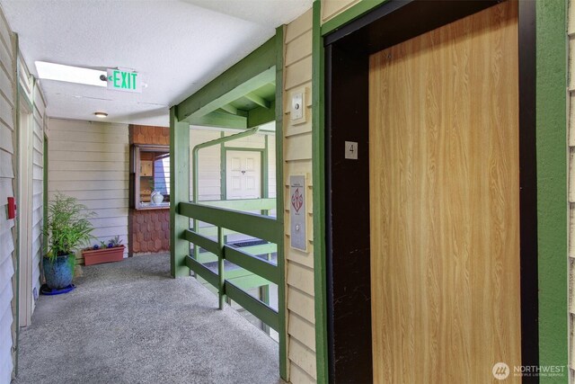 9512 1st Ave NE Unit 402, Seattle, WA 98115 - corridor with elevator