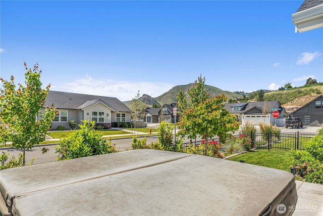 1007 Racine Springs Dr, Wenatchee, WA 98801 - view of patio / terrace featuring a residential view and a mountain view
