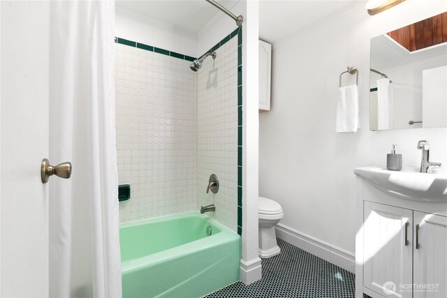 7141 47th Ave SW, Seattle, WA 98136 - full bath with vanity, toilet, shower / bathtub combination with curtain, tile patterned floors, and baseboards