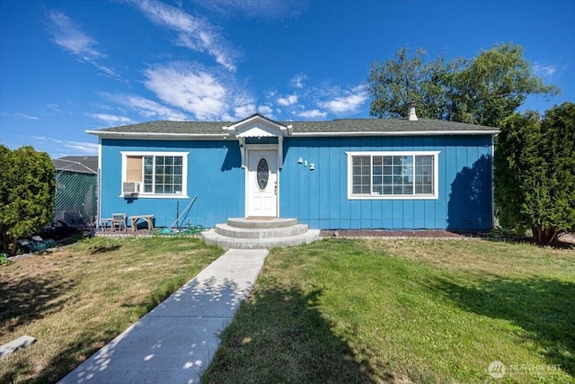 412 Maple Ct, Toppenish, WA 98948 - view of front of property with a front yard and cooling unit