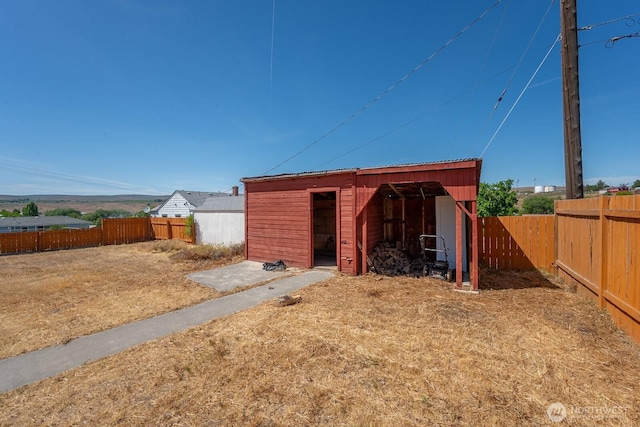 614 E Main Ave, Soap Lake, WA 98851 - view of outdoor structure featuring a fenced backyard