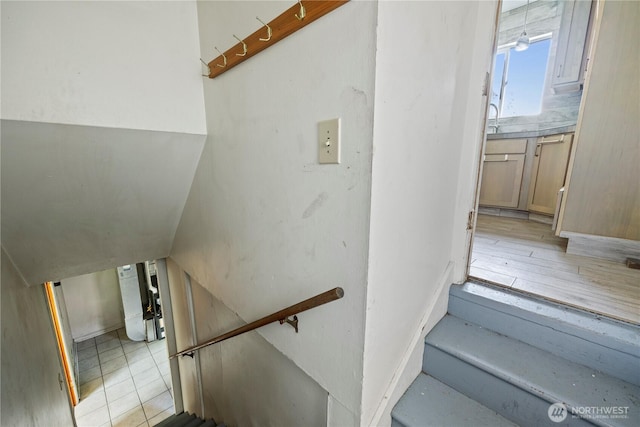1203 S 8th Ave, Yakima, WA 98902 - view of staircase