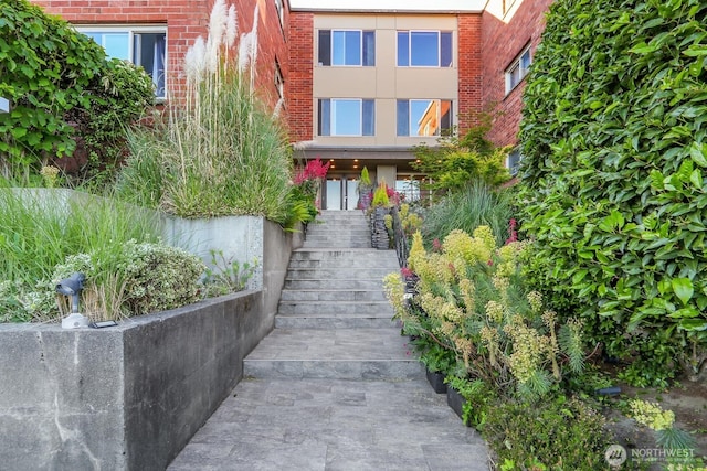 330 W Olympic Pl Unit 302, Seattle, WA 98119 - entrance to property featuring brick siding