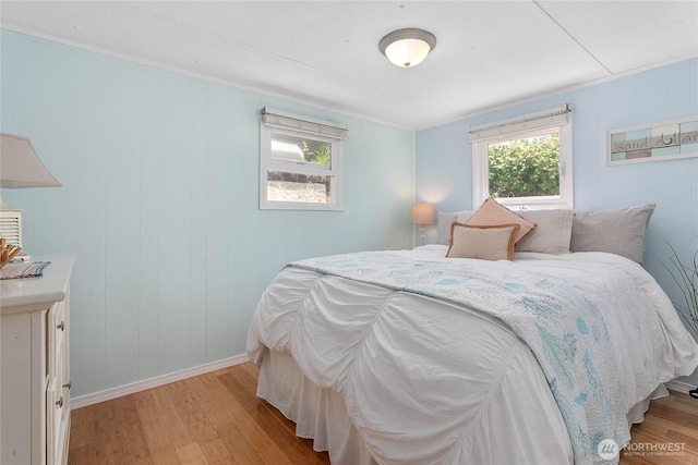7535 Sunset Dr, Blaine, WA 98230 - bedroom featuring light wood-type flooring and baseboards