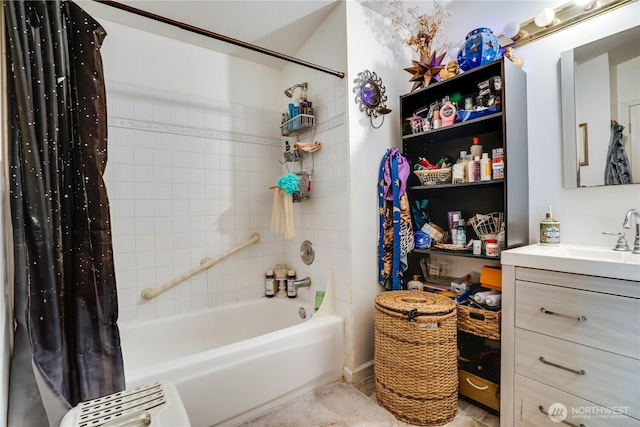 641 3rd Ave S, Kent, WA 98032 - bathroom with vanity and shower / bath combo