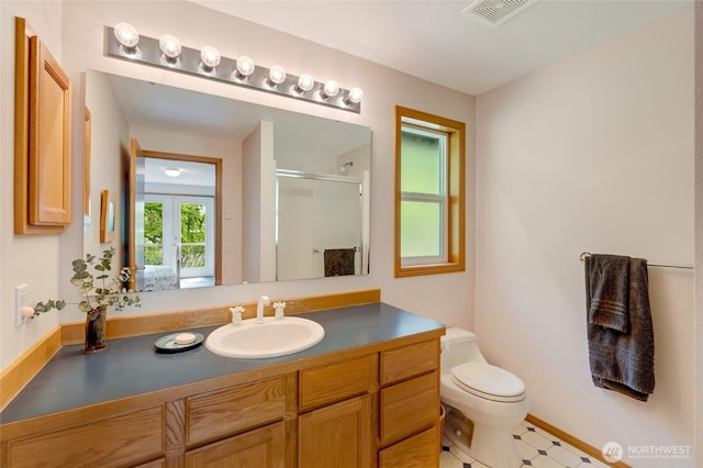 317 Eagles Roost Ln, Lopez Island, WA 98261 - full bath featuring a stall shower, vanity, and toilet