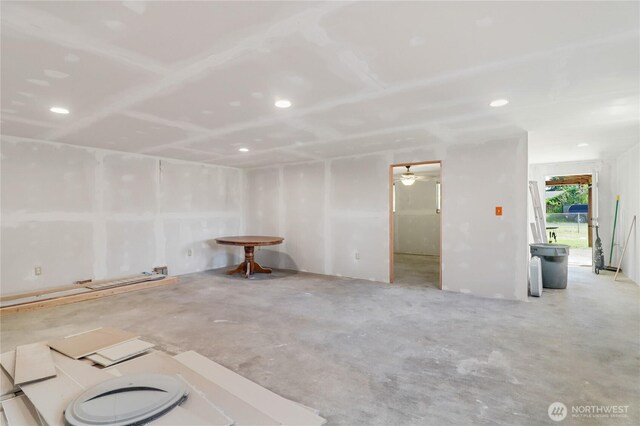 108 2nd St SE, Rainier, WA 98576 - empty room with concrete floors, recessed lighting, and a ceiling fan