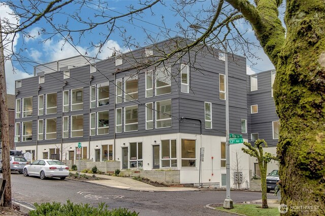 633 13th Ave E, Seattle, WA 98102 - view of property