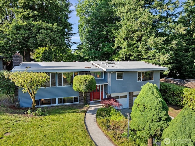 9824 NE 139th St, Kirkland, WA 98034 - raised ranch with a garage, a front yard, and asphalt driveway