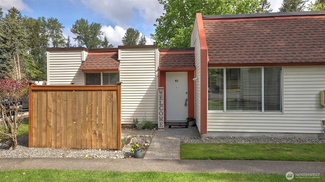14600 SE 176th St Unit V1, Renton, WA 98058 - view of front facade with roof with shingles